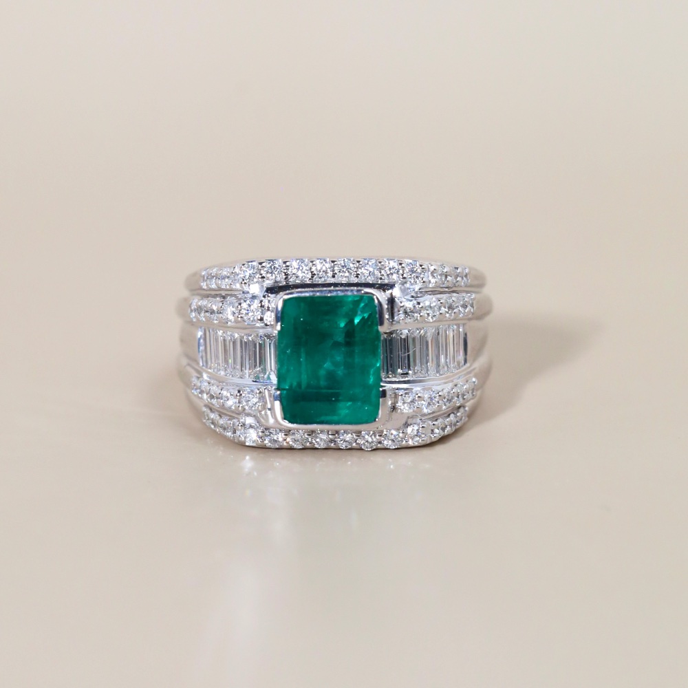 3.36 Carat Zambian Emerald and Diamond Unisex Ring in 18K White Gold - Image 8