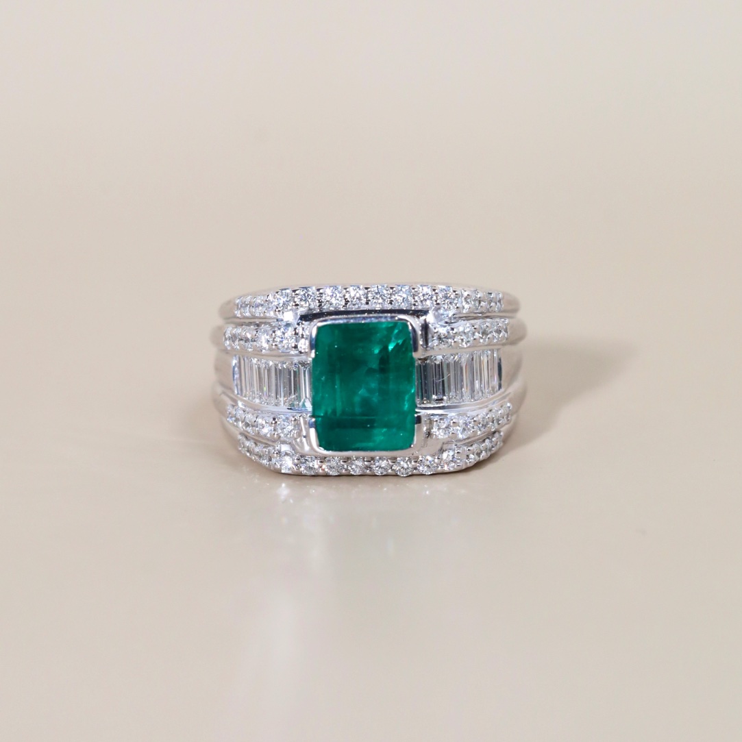 3.36 Carat Zambian Emerald and Diamond Unisex Ring in 18K White Gold - Image 7