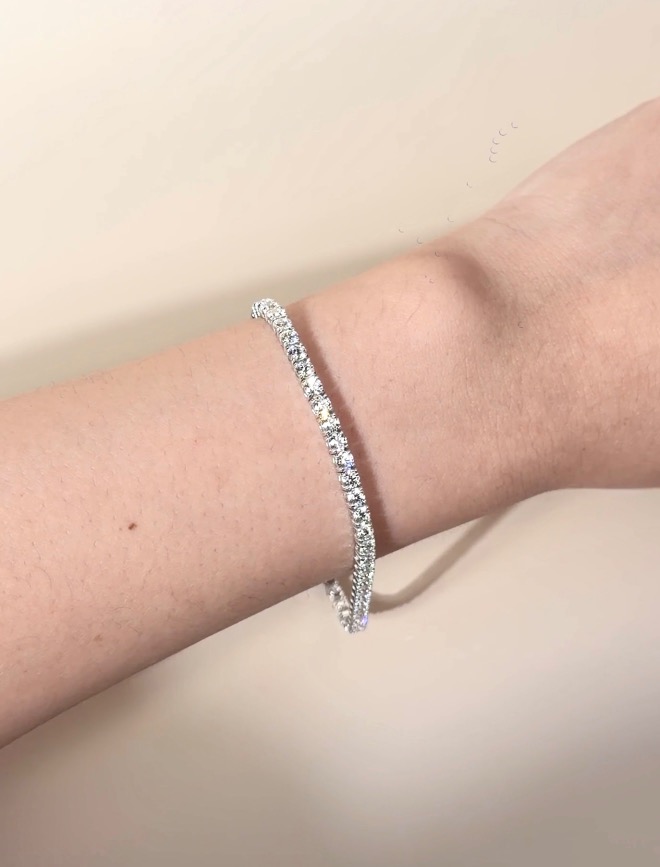 5.35 Carat Round Diamond Tennis Bracelet in 18K White Gold - Image 7