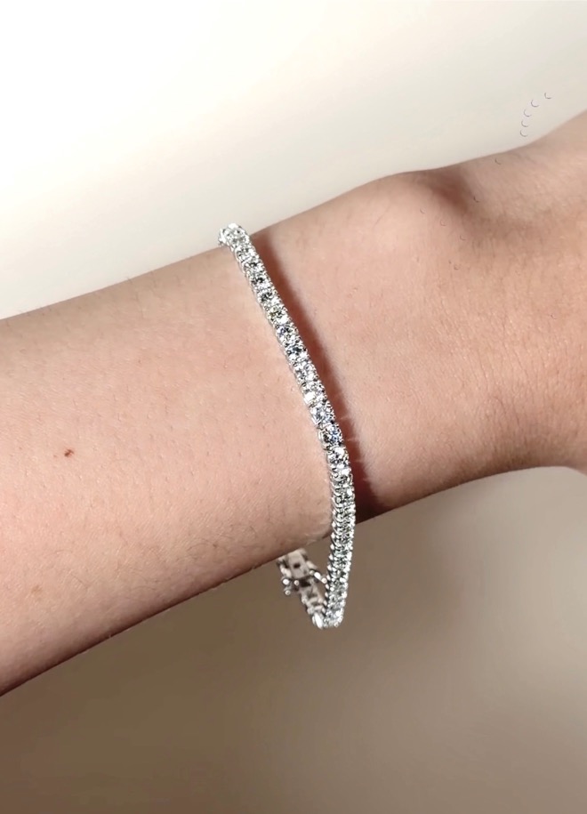 5.35 Carat Round Diamond Tennis Bracelet in 18K White Gold - Image 2