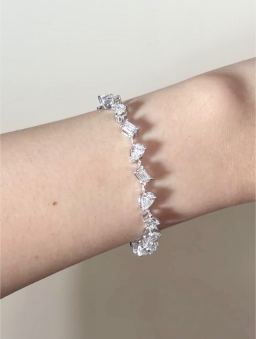 6.13 Carat Pear and Emerald-Cut Diamond Bracelet in 18K White Gold - Image 5