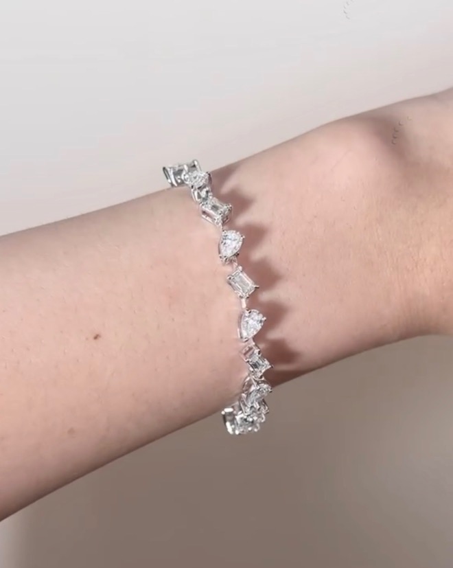 6.13 Carat Pear and Emerald-Cut Diamond Bracelet in 18K White Gold - Image 2