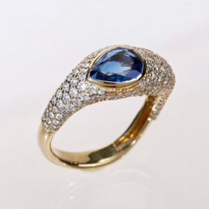 1.38 Carat Ceylon Blue Sapphire and Diamond Ring in 18K Yellow Gold