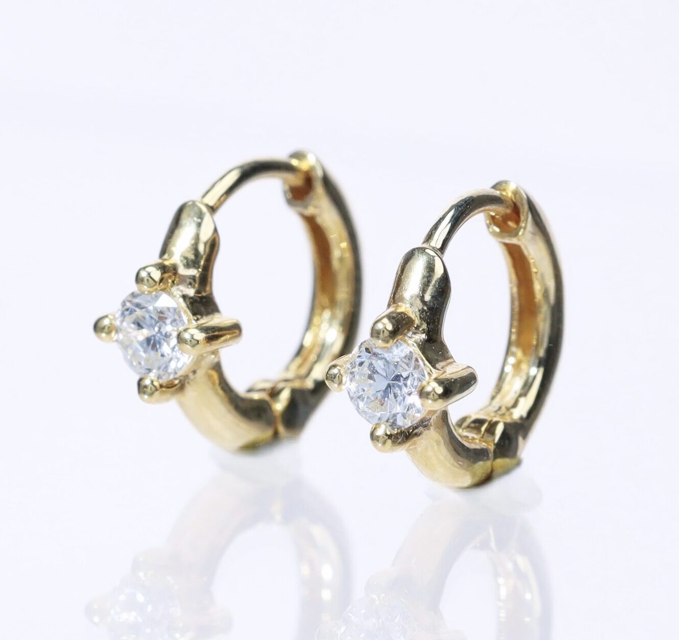 Everyday Chic 0.40 Carat Diamond Huggie Hoop Earrings in 18K Yellow Gold