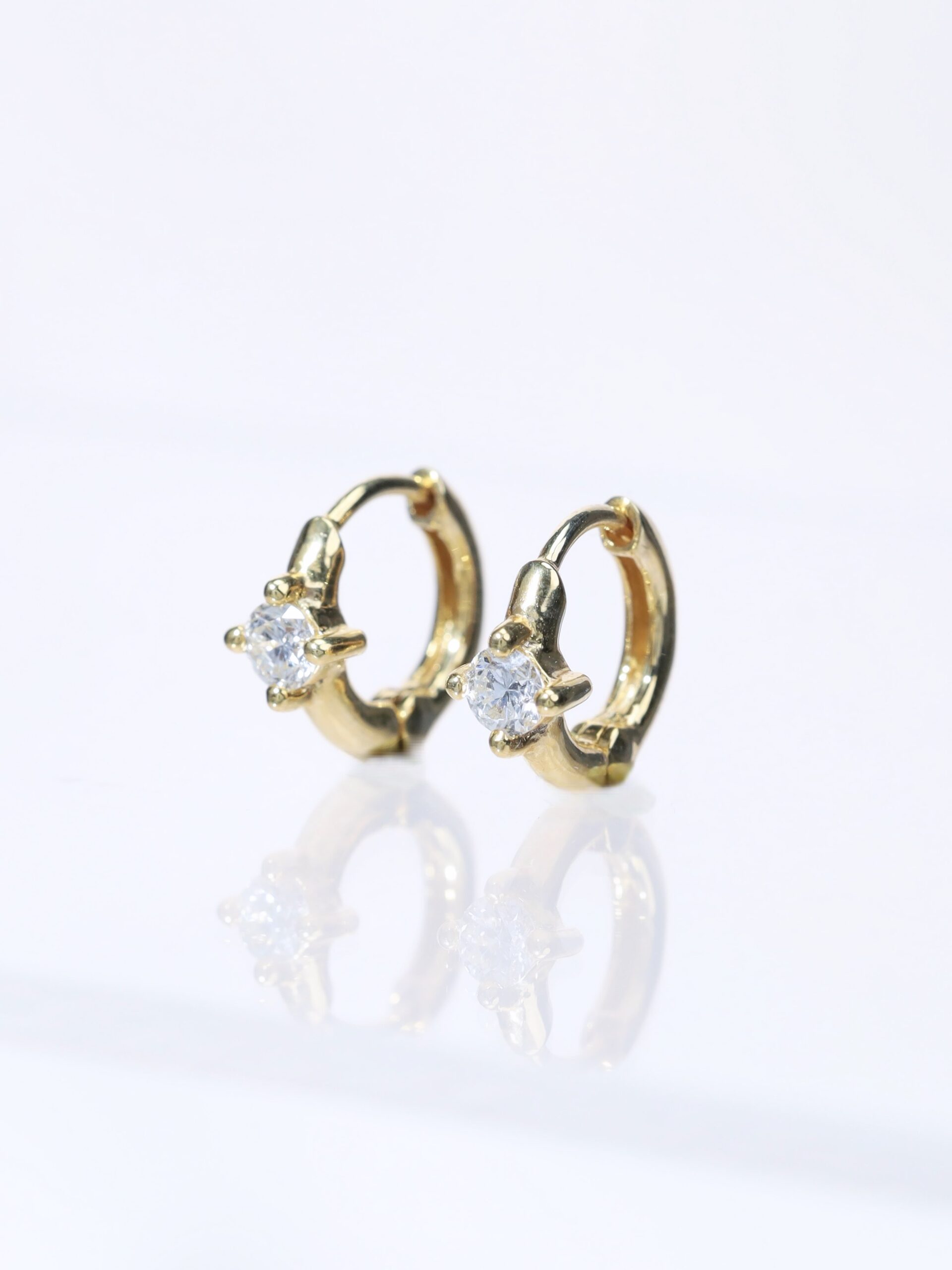 Everyday Chic 0.40 Carat Diamond Huggie Hoop Earrings in 18K Yellow Gold - Image 9